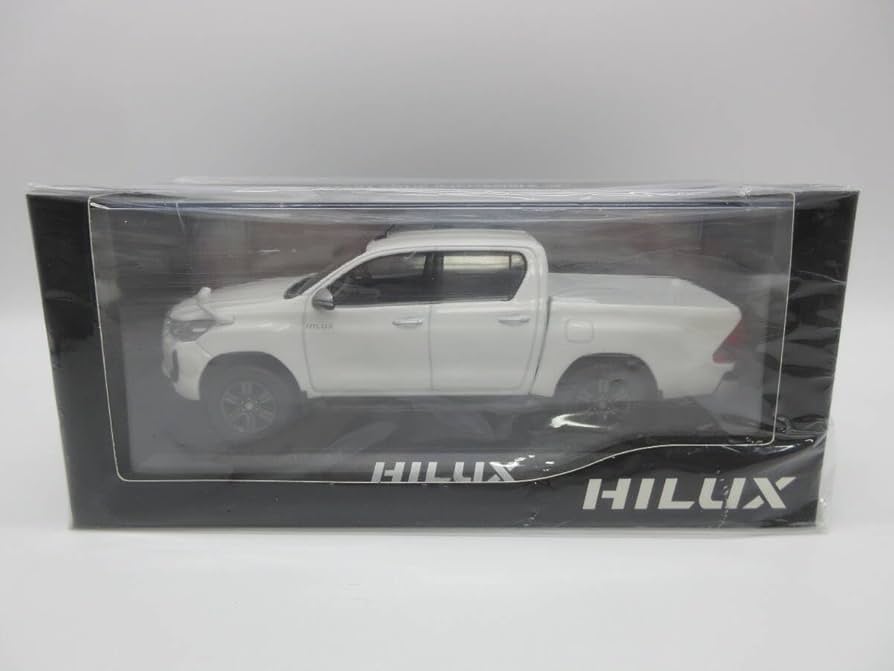 HILUX トヨタ カラーサンプル ハイラックス スーパーホワイトⅡ Amazon | 1/30 ミニカー 新型ハイラックス HILUX 後期 非売品